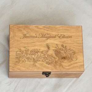 Individuell gravierte Holzteebox, sechs Teiler, personalisierte Teebeutelhalter, Teeorganisator, Geschenk zum Valentinstag