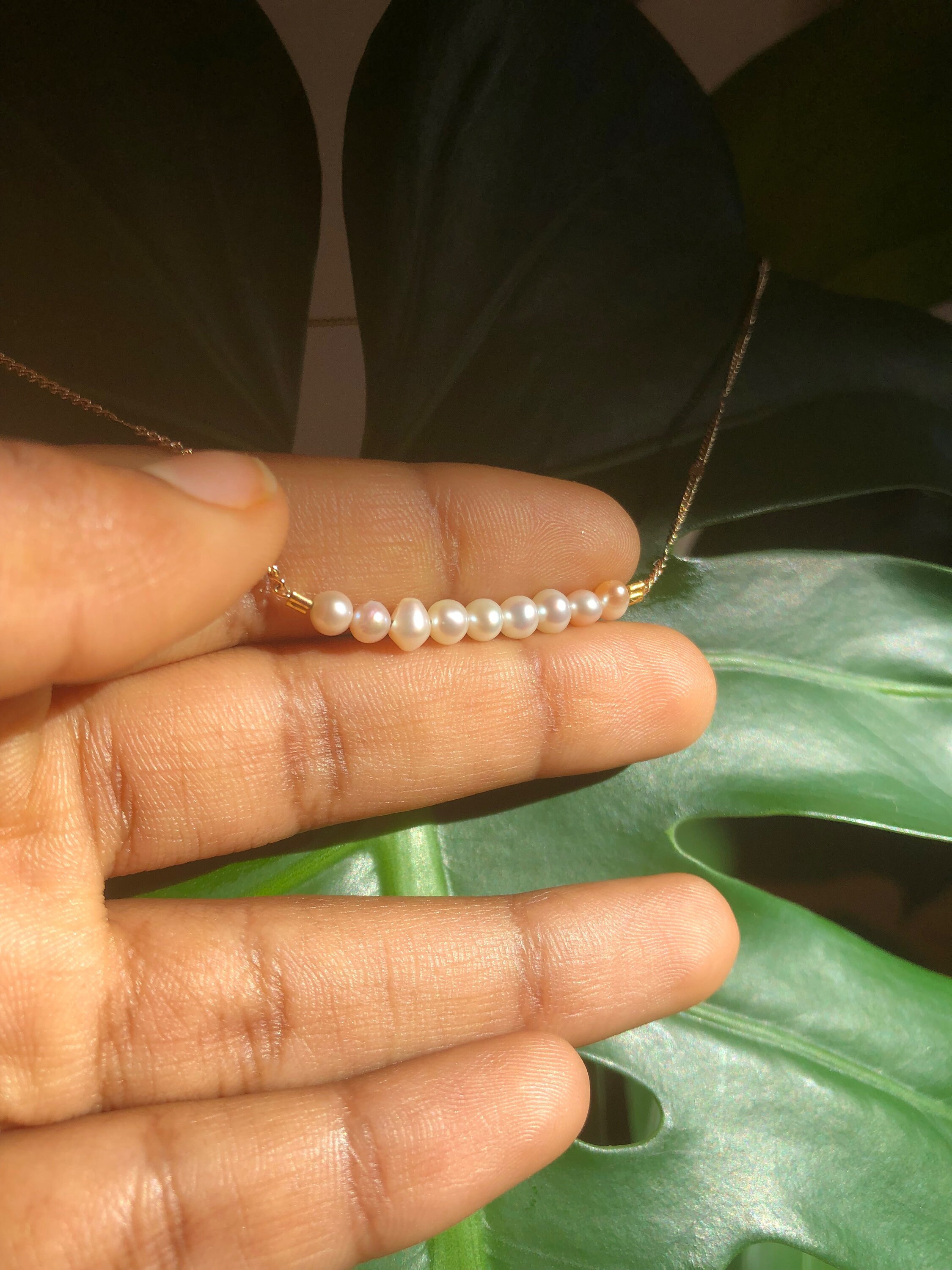 ブレスレット LESS IS MORE fluffy pearl bar necklace Dainty Mother of Pearl Bar Necklace – Barse Jewelry