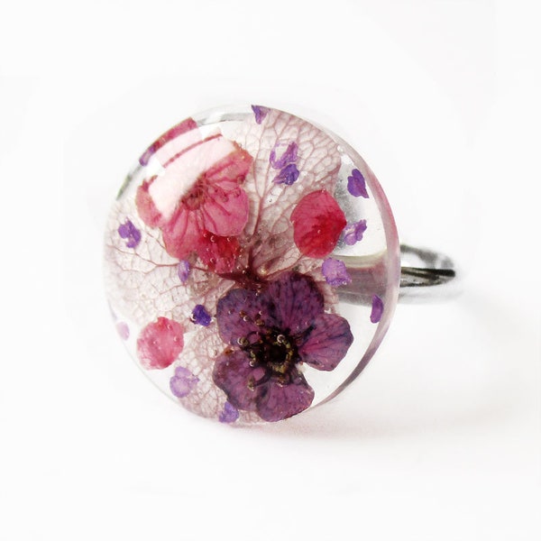 Bague ronde Selena violet rose pour femme en fleurs et résine Bijou nature en fleurs séchées naturelles