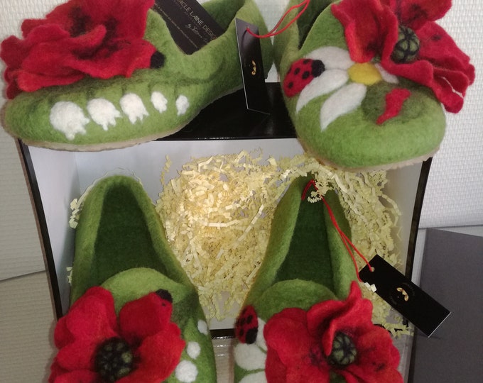 Wool slippers "Red poppies" with rubber soles