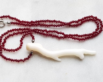White Coral Necklace  ExtraWhite Pendant Garnet Chain Italian Korallenanhänger Genuine Natural Not dyed Certificate
