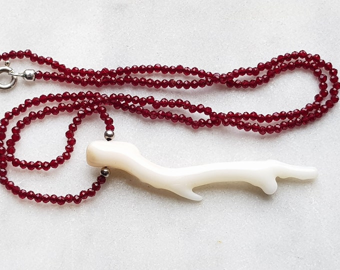 White Coral Necklace  ExtraWhite Pendant Garnet Chain Italian Korallenanhänger Genuine Natural Not dyed Certificate
