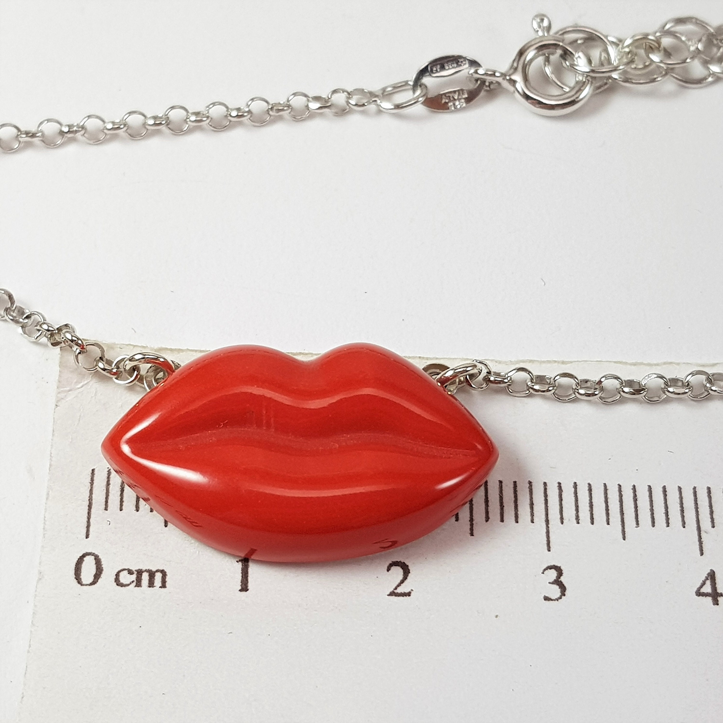 Red shop lips necklace