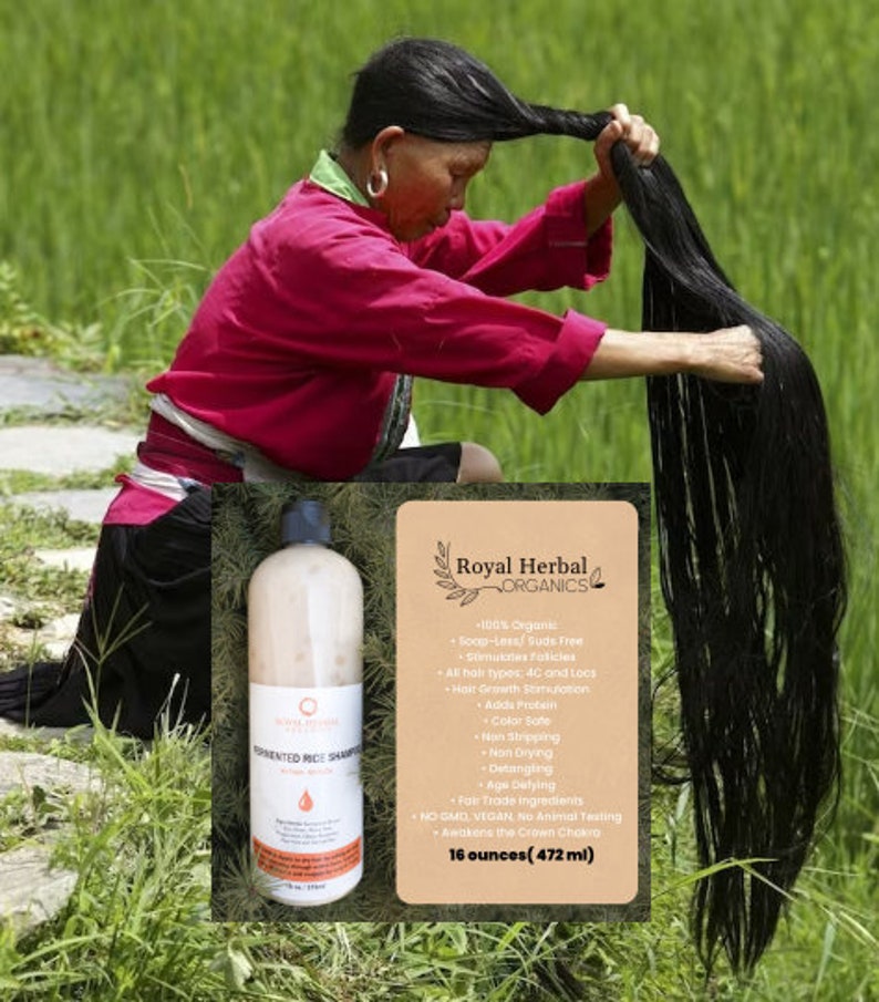 K&ouml;nnte beinhalten: Eine durchsichtige Flasche Royal Herbal Organics Fermented Rice Shampoo mit einem braunen Etikett. Das Etikett lautet "100% Bio", "Seifenfrei/Schaumfrei", "Stimuliert Haarfollikel", "Alle Haartypen: 4C und Locken", "Haarwachstumsstimulation", "F&uuml;gt Protein hinzu", "Farbsicher", "Nicht ausbleichend", "Nicht austrocknend", "Entwirrend", "Anti-Aging", "Fairtrade-Zutaten", "Ohne GVO, VEGAN, Keine Tierversuche", "Weckt das Kronenchakra", und "16 Unzen (472 ml)".
