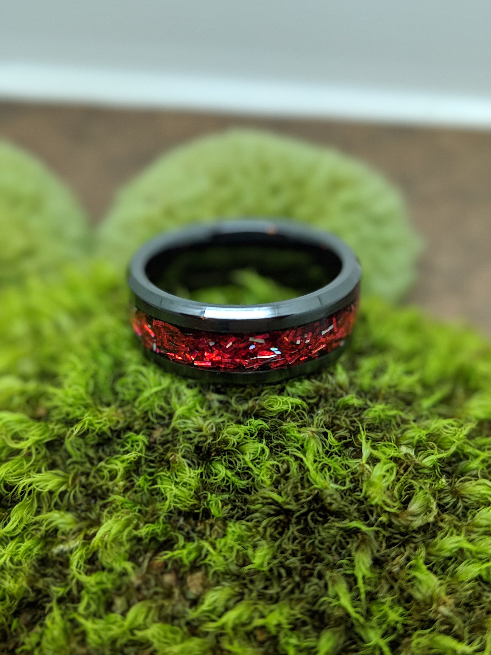Red Tinsel Glitter Resin and Black Ceramic Ring, Size 8 US, Narrow - Etsy