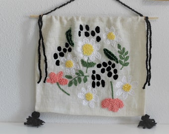 Floral Punch Needle Wall Hanging: Hand-Drawn Home Decor