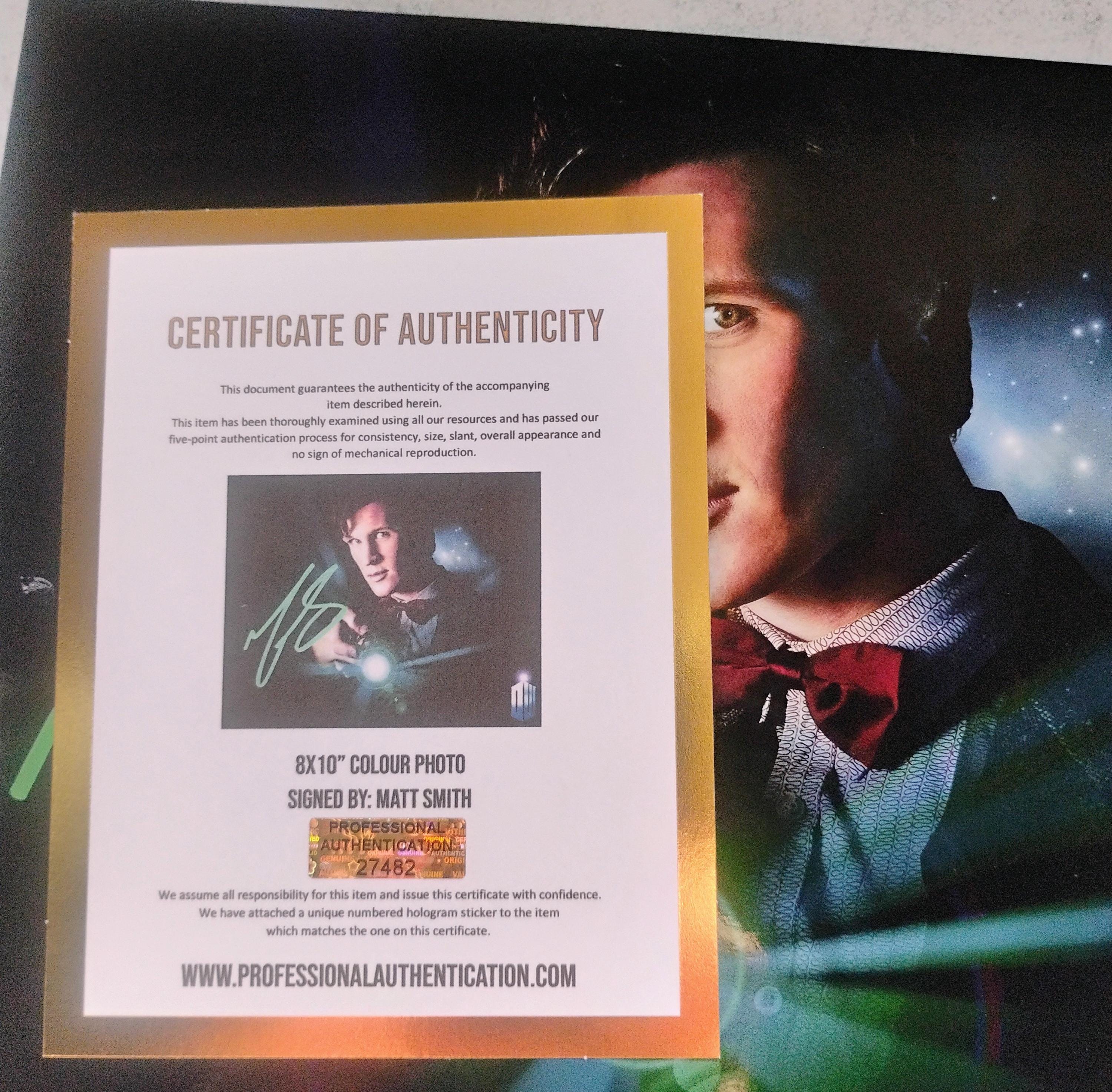 HWC Trading Photo Encadrée A4 Matt Smith – Doctor Who – Autographe Imprimé – Cadeau Fan Série TV