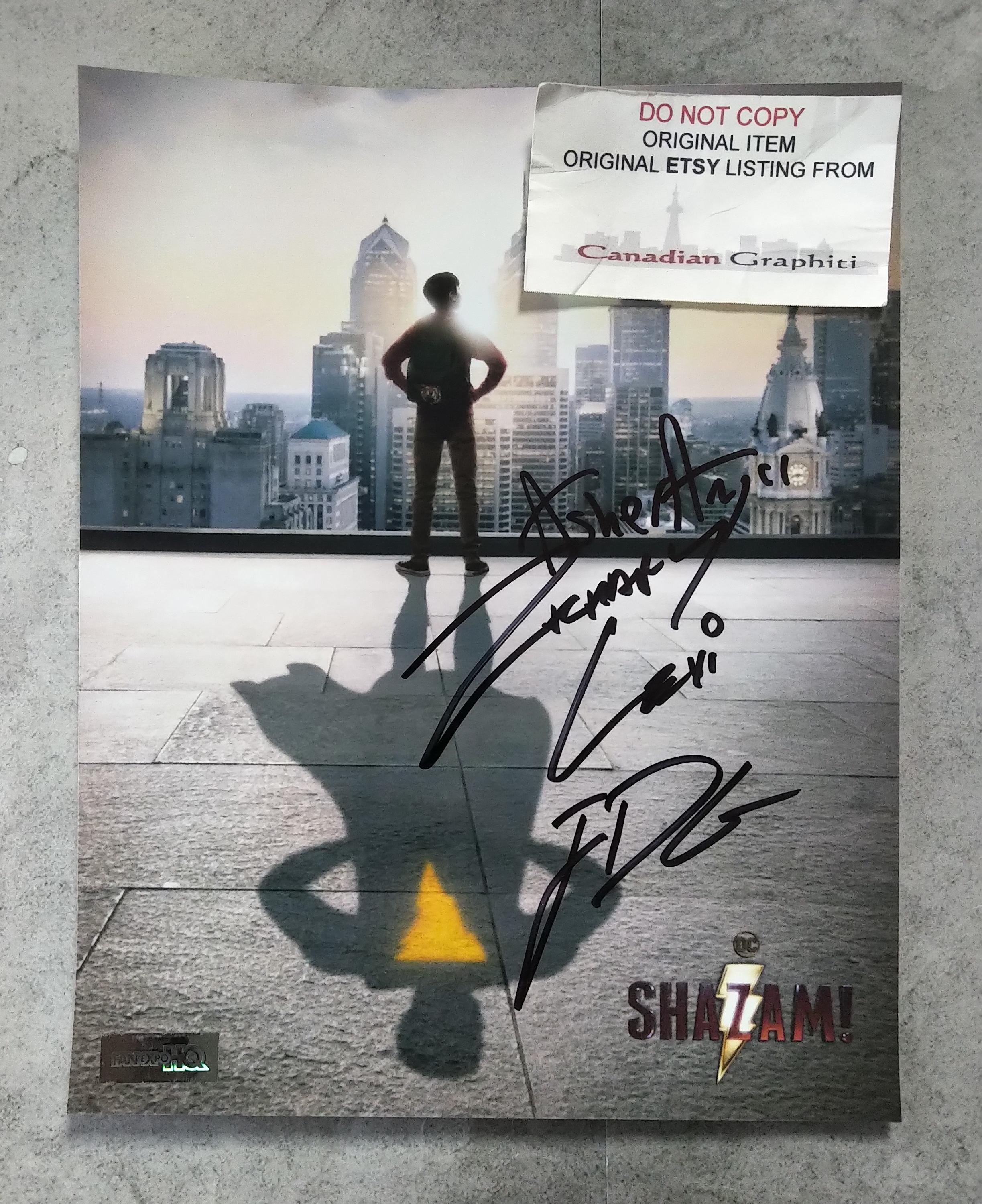 ハリウッド　ザッカリー・リーヴァイ 　証明書付き　直筆サイン入りフォト　シャザム Zachary Levi Signed - Etsy