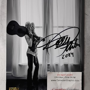 Dolly Parton Hand Signed Autograph 8x10 Photo COA