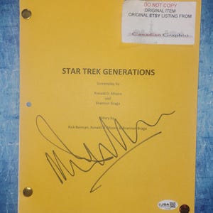 Handtekening van Malcolm McDowell op het Star Trek Generations-script, inclusief JSA-certificaat.