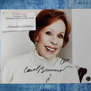 Carol Burnett Hand Signed Autograph 8x10 Photo COA