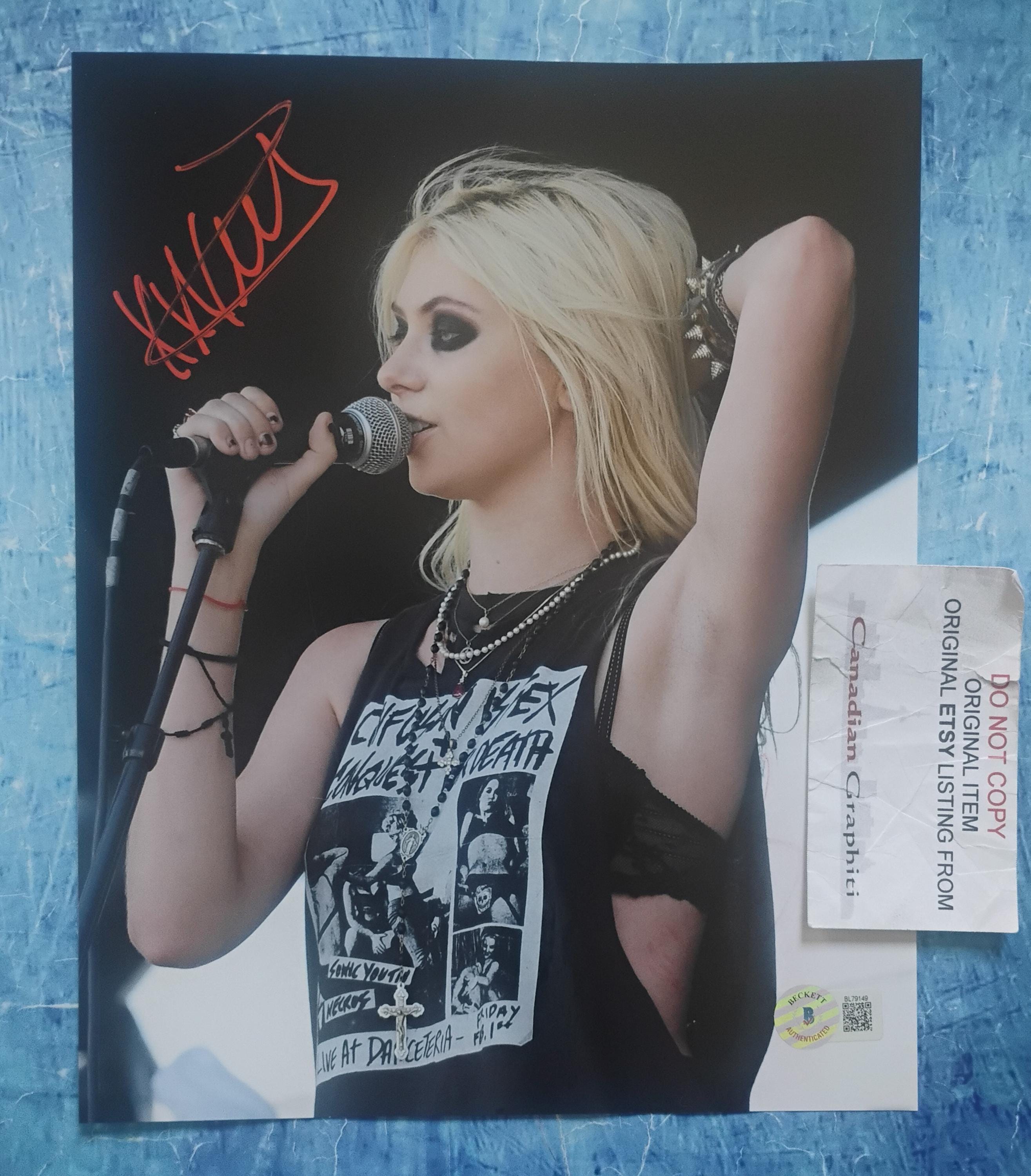 Taylor Momsen Signed - Etsy