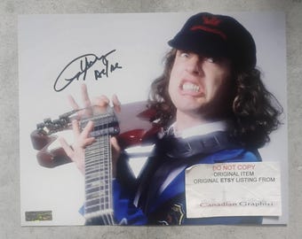 アンガス・ヤングがギターを弾きまくる - AC/DC ヘビーロック