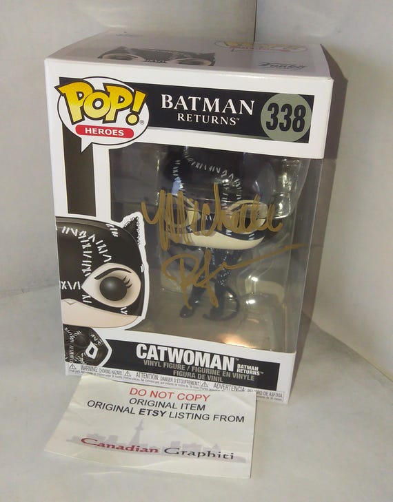 Figura Funko Pop de Catwoman firmada a mano por Michelle Pfeiffer