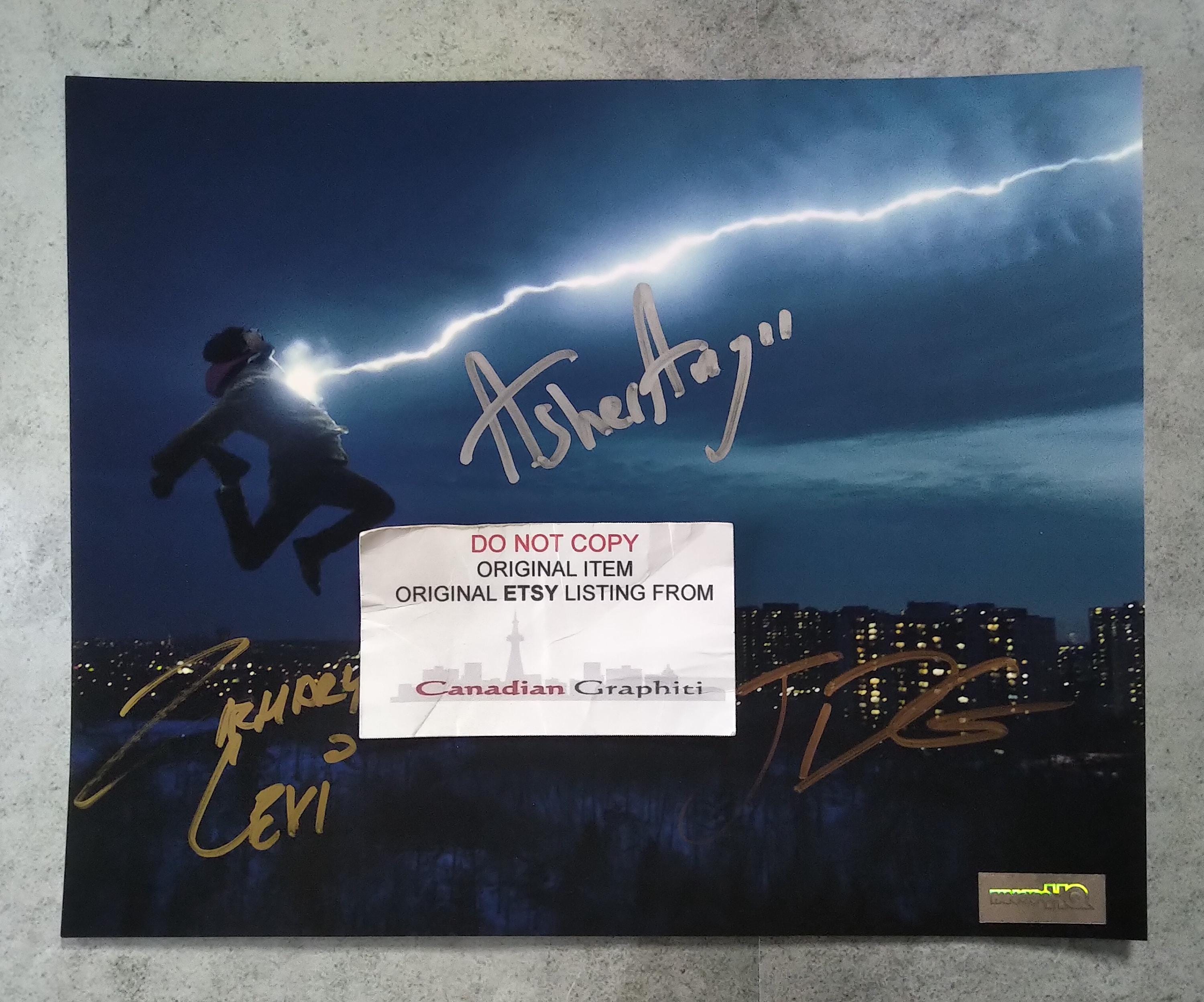 Zachary Levi Signed - Etsy