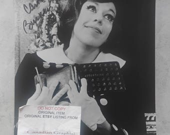 Carol Burnett Hand Signed Autograph 8x10 Photo COA