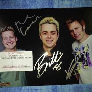 Green Day Hand Signed Autograph 8x10 Photo COA Billie Joe Armstrong, Tre Cool, Mike Dirnt