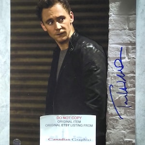 Tom Hiddleston Hand Signed Autograph 8x10 Photo COA