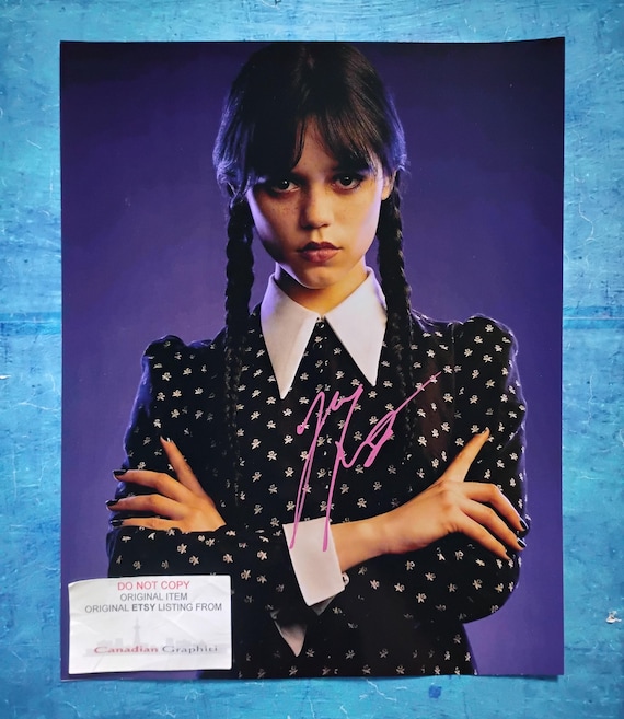 ジェナ・オルテガ直筆サイン入り11x14写真 COA - Etsy 日本