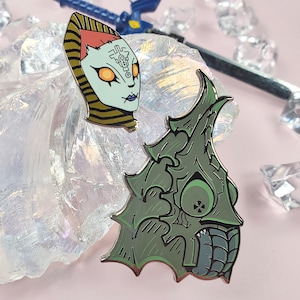 Ursurper King - enamel pin
