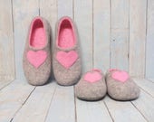 Slippers for mom and daughter Two pairs felted slippers Women and girl gray wool slippers with pink hearts  Warm house clogs Family gift
