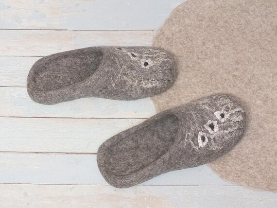 Felt House Slippers Women S Felted Bedroom Slippers Home Shoes Gift Idea For Mom Comfortable Slip In Slippers Organic Shoes Woolen Clogs