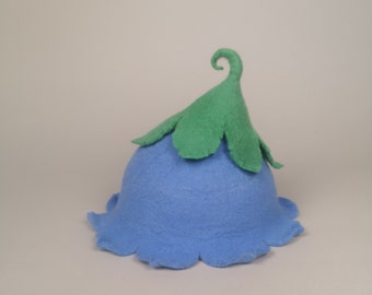 Chapeau fleur bleu clair, prêt à être expédié, bonnet de fée en laine taille S, bonnet de sauna en feutre fait main pour enfant, cadeau pour elle, cadeau pour petite fille