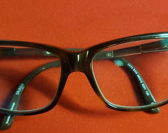 Skaga Scandinavian ladies reading glasses in excellent pre-owned condition. The strength is 135 .