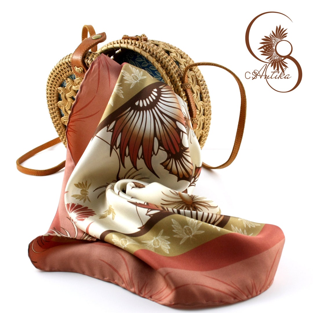 Foulard Vintage 100% Soie – Rose, 78cm, Roulotté Main – Femme