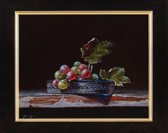 Grapes. Hyper realistic still life painting, oil on canvas.