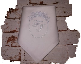 Cloth napkins with embroidery