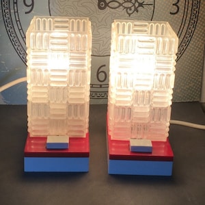 POP ART Nachttischlampen rot / weiße Tischlampe Acryl-Würfel Sixties Lampen Leselampe Vintage Mid Century home decor