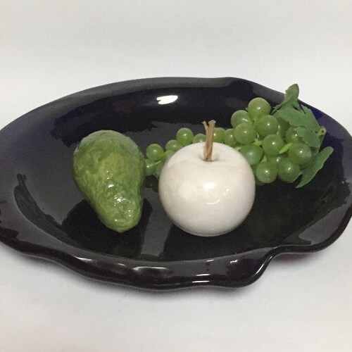 Design glass bowl Glasbruck deep blue, Scandic shops handmade fruit bowl Glasbruck cobalt blue rare, organically shaped glass, minimalist 60s-70s