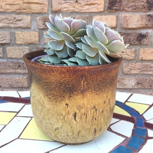 Handgefertigt Keramik Übertopf Pflanzer, braun beige Natur, Blumentopf West Germany , 1960-70er Jahre, glasiert, gemarkt Mid Century