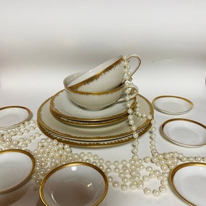 Precious porcelain teacups goldrim painting 10x trio dish fringes design by Jacob Hertel, Bavaria Germany, 24k gold antique 40s