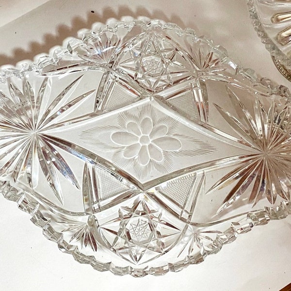 Exceptional lead crystal bowl, Art Deco hand cut great shape and decor hand blown serving bowl cake canapes fruit 1950s
