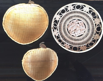 Apple Shaped Baskets Bamboo Woven Set of 3, Filigree Wall Basket Fruit Basket Bowls Storage Natural Material Vintage 70s Boho