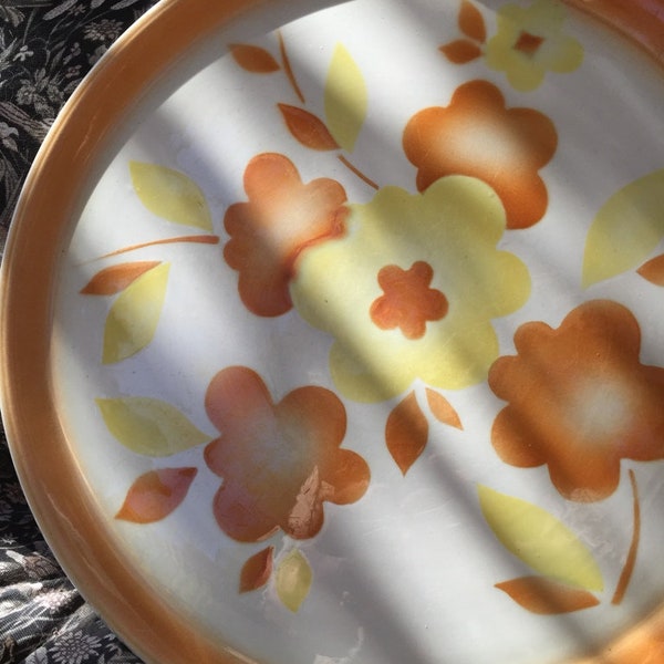 Art Deco cake plate, ceramic spray decoration round cake plate, white yellow orange serving plate floral graphic flowers handmade 1930s