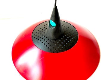 Postmodern Memphis lamp, red Memphis Milano style of the 80s Post Bauhaus pendant light light metal Vintage Modern Art 80s lamp