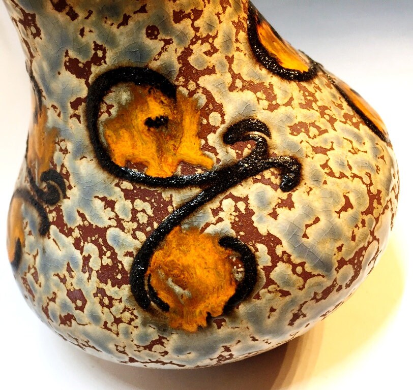 青黒陶器花瓶(スタンド付き) (オレンジの溶岩花瓶70 年代の 青黒陶器花瓶(スタンド付き) (オレンジの溶岩花瓶70 年代の