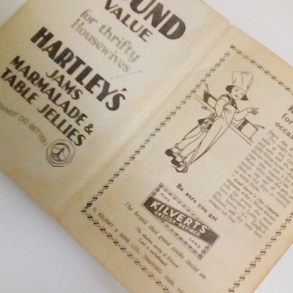 Livre de cuisine vintage pour les classes moyennes de Miss H. H. Tuxford