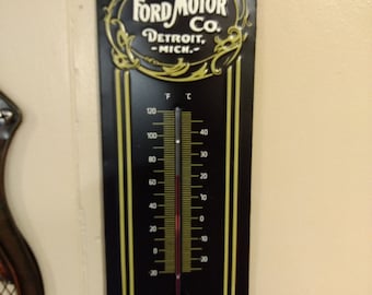 Outdoor Thermometer, Measurement is in Fahrenheit, Rustic Hickory &  Galvanized Metal Thermometer with Lichtenberg Figuring