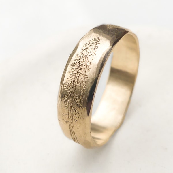 Men’s Tree Wedding Ring inspired by nature in 14k Gold