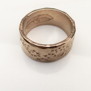 Mens Feather Ring 14k Gold Rustic Wedding Band With Birds image 8