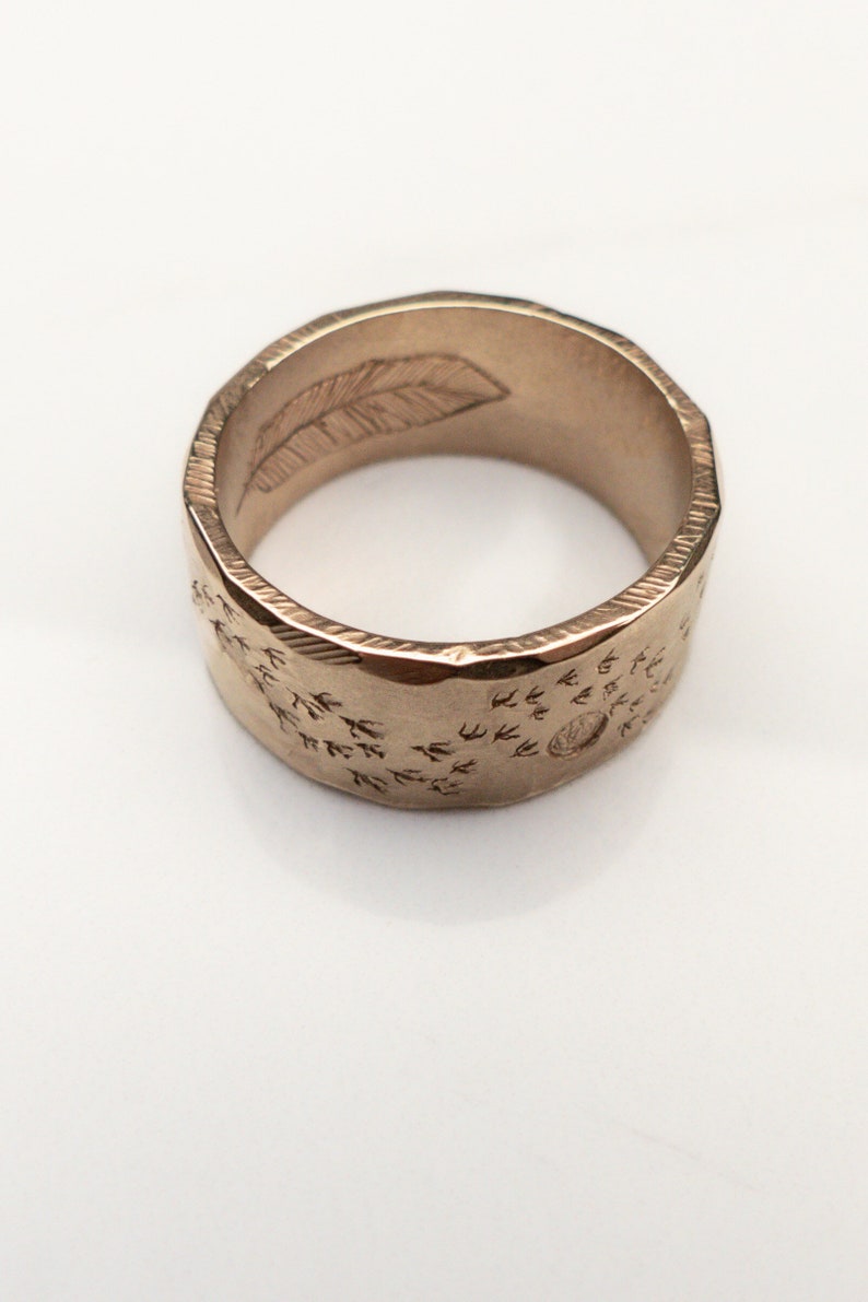 Mens Feather Ring 14k Gold Rustic Wedding Band With Birds image 8