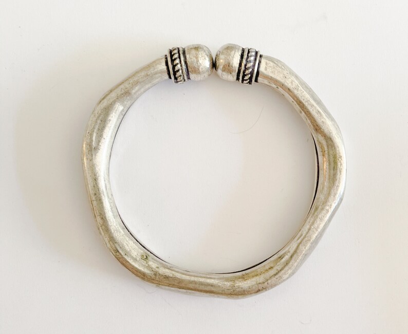 Lower arm cuff Clearance