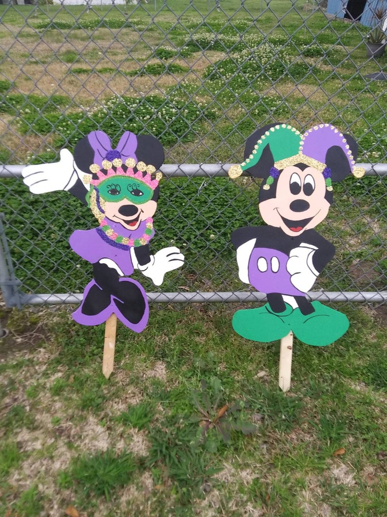 mardi gras yard signs