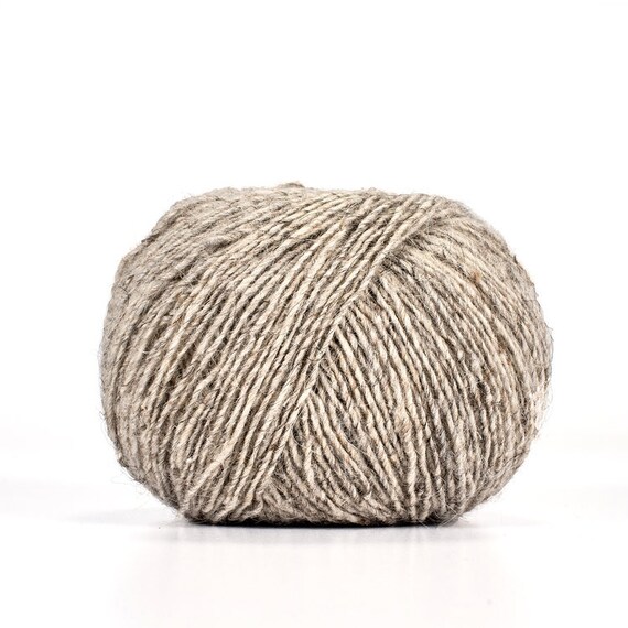 Navia Yarn Deluxe Tradition 100 % Faroese Wool  218 yards / 100 gram skein(s) / 200 meter