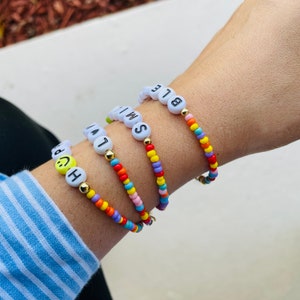 Personalized beaded bracelet, beaded word bracelet, multicolor bracelet bead, preppy jewelry, y2k bracelet, smiley face bracelet
