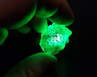 Green Time Stone Raw Infinity Stones Individual Infinity Gauntlet Avengers Thanos Cosplay Prop Replica Gem Green Time Stone Raw Infinity Stones Individual Infinity Gauntlet Avengers Thanos Cosplay Prop Replica Gem